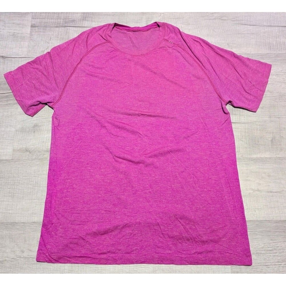 Lululemon Men's Movement Is Medicine Fitness Shirt Sz XL Heathered Pink